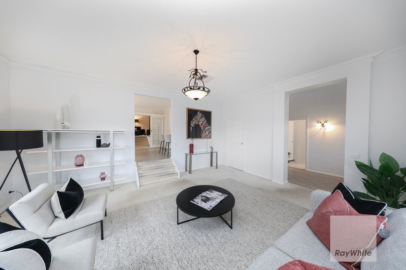 Photo - 8 Primula Boulevard, Gowanbrae VIC 3043 - Image 7