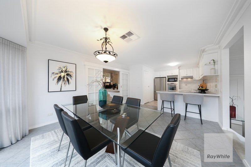 Photo - 8 Primula Boulevard, Gowanbrae VIC 3043 - Image 8