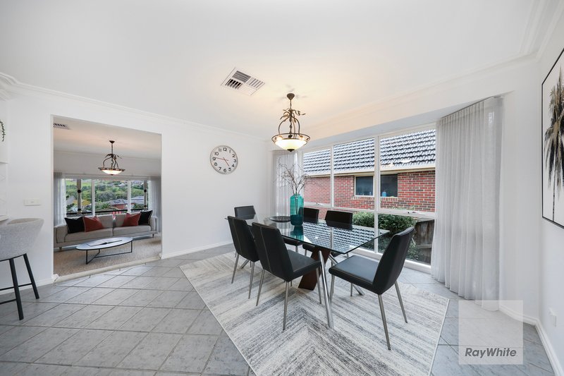 Photo - 8 Primula Boulevard, Gowanbrae VIC 3043 - Image 10