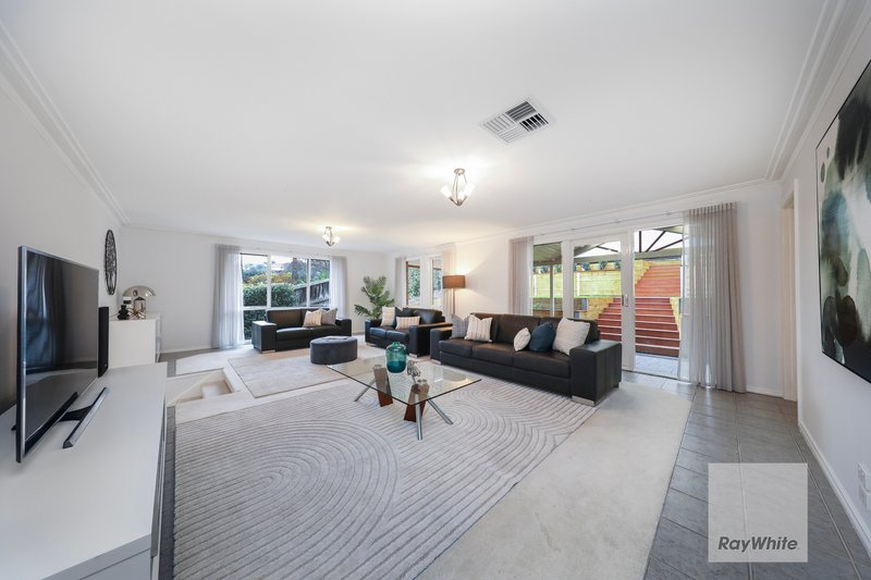 Photo - 8 Primula Boulevard, Gowanbrae VIC 3043 - Image 12