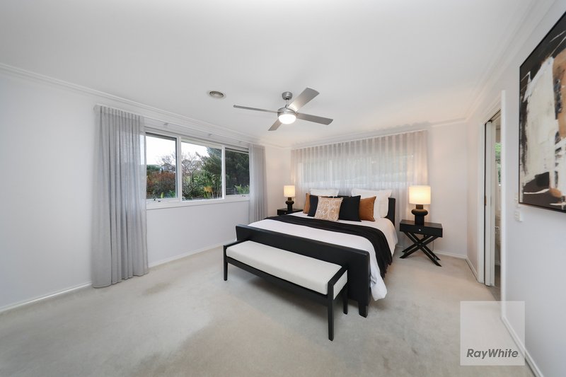 Photo - 8 Primula Boulevard, Gowanbrae VIC 3043 - Image 14