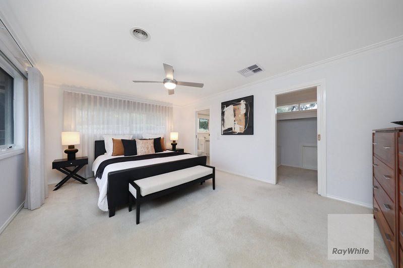 Photo - 8 Primula Boulevard, Gowanbrae VIC 3043 - Image 15