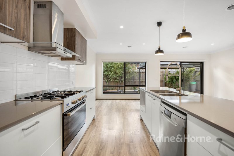Photo - 8 Primula Street, Diggers Rest VIC 3427 - Image 3