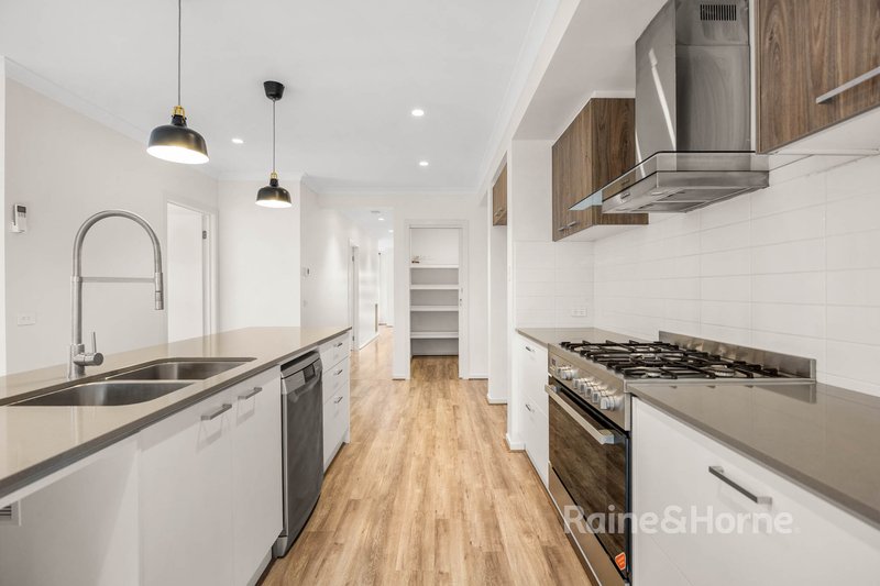 Photo - 8 Primula Street, Diggers Rest VIC 3427 - Image 4