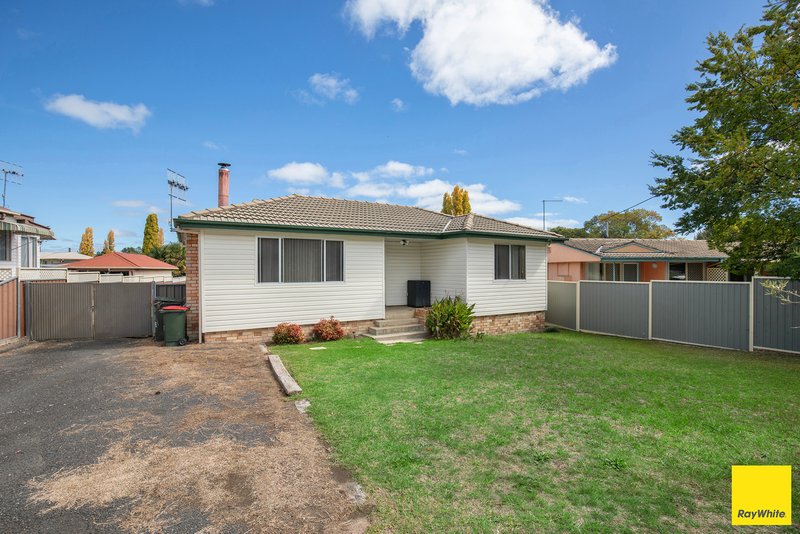 Photo - 8 Prince Avenue, Uralla NSW 2358 - Image 3