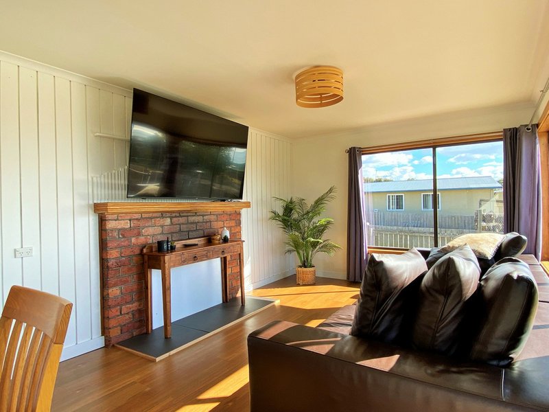 Photo - 8 Pringle Street, Scamander TAS 7215 - Image 6