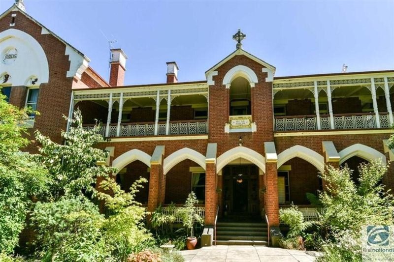 Photo - 8 Priory Lane, Beechworth VIC 3747 - Image 1