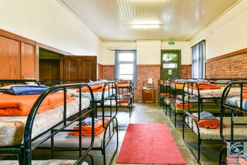 Photo - 8 Priory Lane, Beechworth VIC 3747 - Image 4