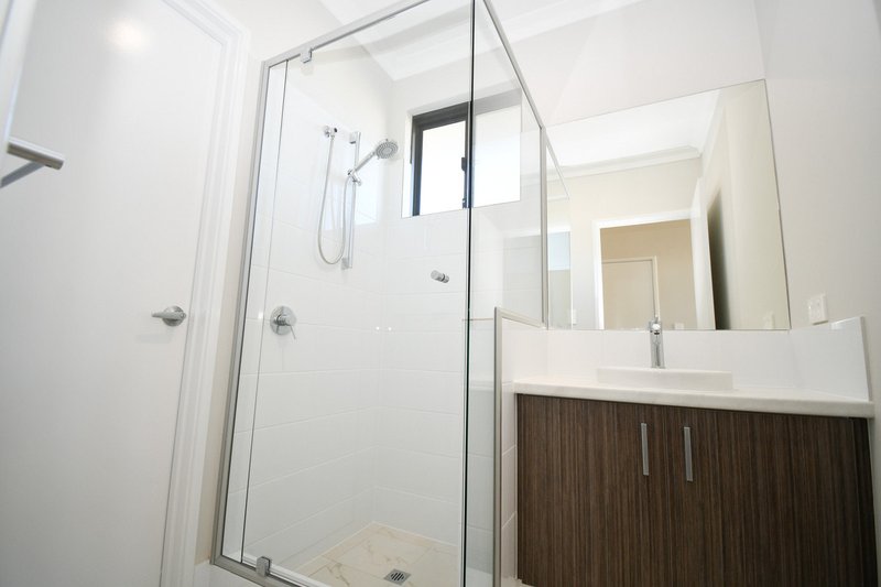 Photo - 8 Prismatic Drive, Baldivis WA 6171 - Image 5