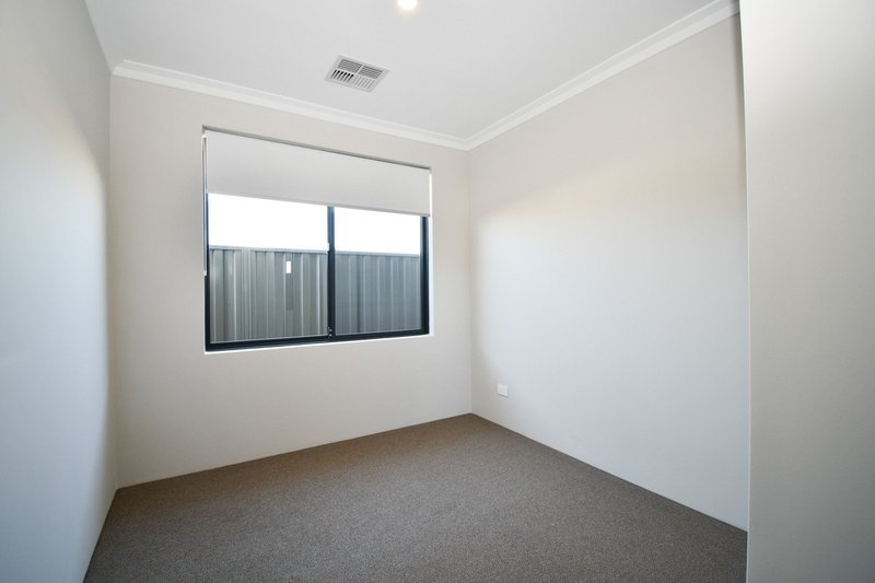 Photo - 8 Prismatic Drive, Baldivis WA 6171 - Image 9