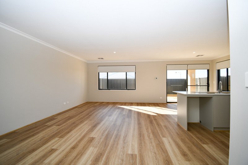 Photo - 8 Prismatic Drive, Baldivis WA 6171 - Image 16