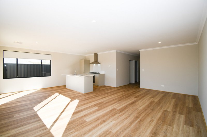 Photo - 8 Prismatic Drive, Baldivis WA 6171 - Image 17