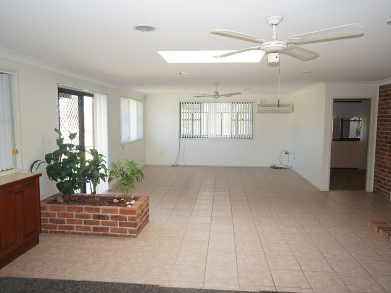 Photo - 8 Pryor Crescent, Old Bar NSW 2430 - Image 3