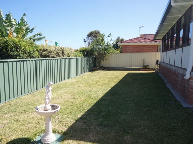 Photo - 8 Pryor Crescent, Old Bar NSW 2430 - Image 14