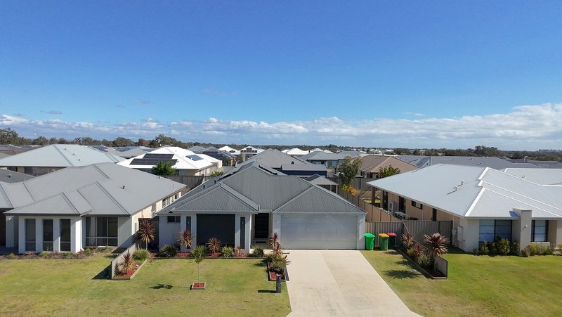 Photo - 8 Quartz Drive, Australind WA 6233 - Image 2