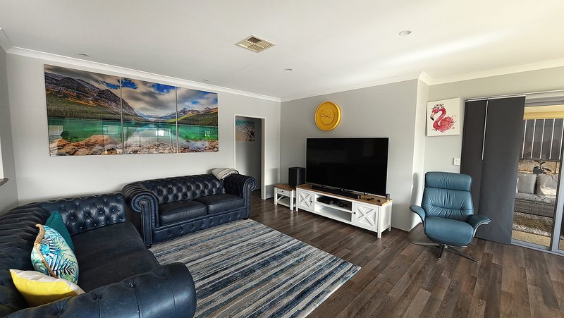 Photo - 8 Quartz Drive, Australind WA 6233 - Image 3