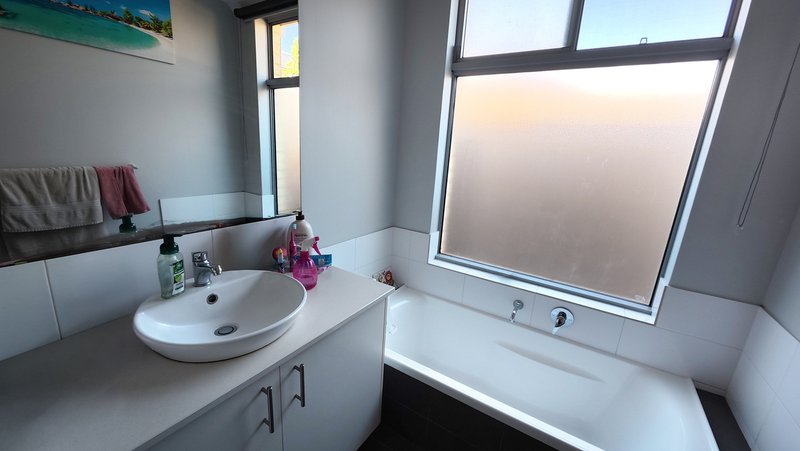 Photo - 8 Quartz Drive, Australind WA 6233 - Image 14