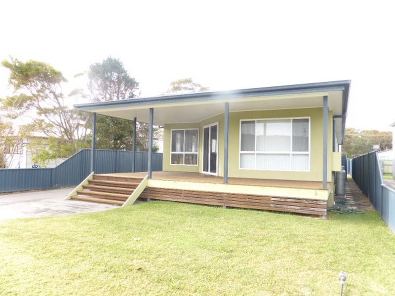 8 Queanbeyan Avenue, Burrill Lake NSW 2539