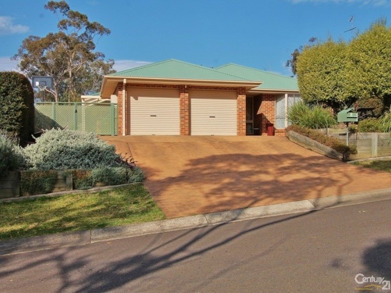 Photo - 8 Queens View Crescent, Lawson NSW 2783 - Image 1