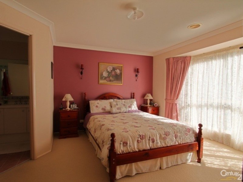 Photo - 8 Queens View Crescent, Lawson NSW 2783 - Image 12