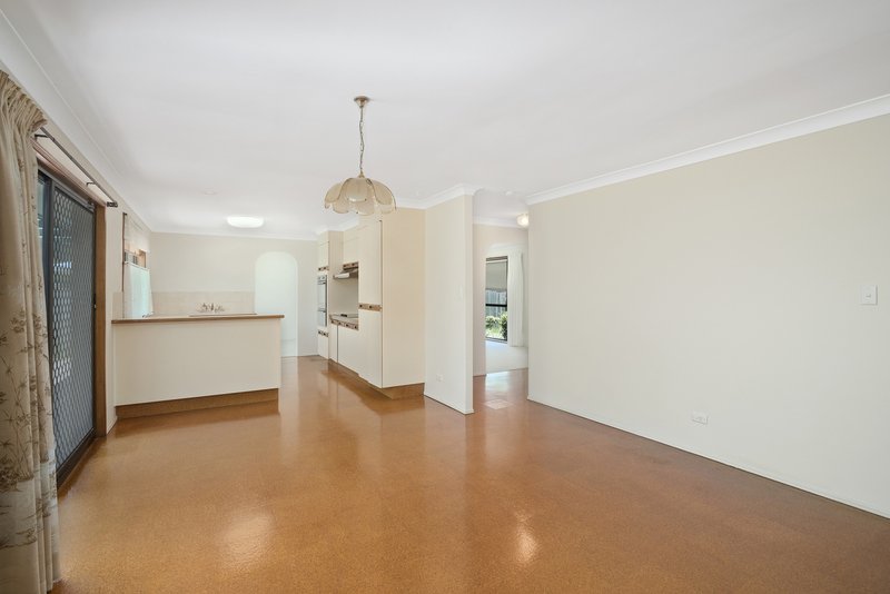 Photo - 8 Queenscliff Crescent, Robina QLD 4226 - Image 2