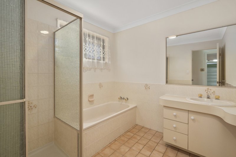 Photo - 8 Queenscliff Crescent, Robina QLD 4226 - Image 6