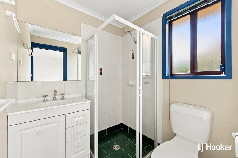 Photo - 8 Quinlivan Crescent, Dunlop ACT 2615 - Image 6