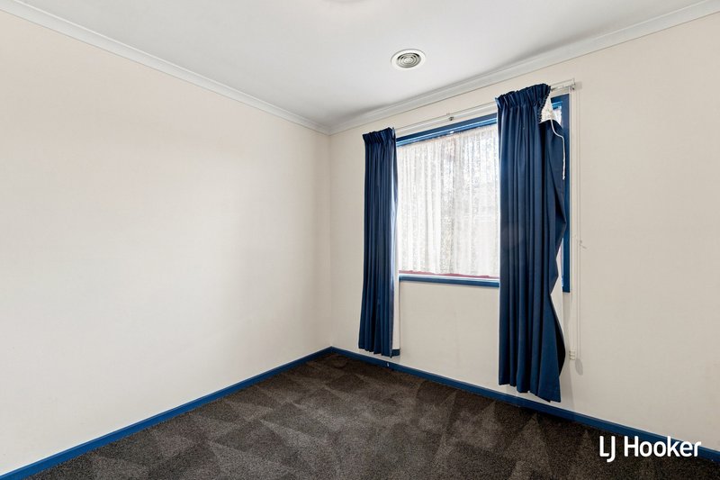 Photo - 8 Quinlivan Crescent, Dunlop ACT 2615 - Image 8