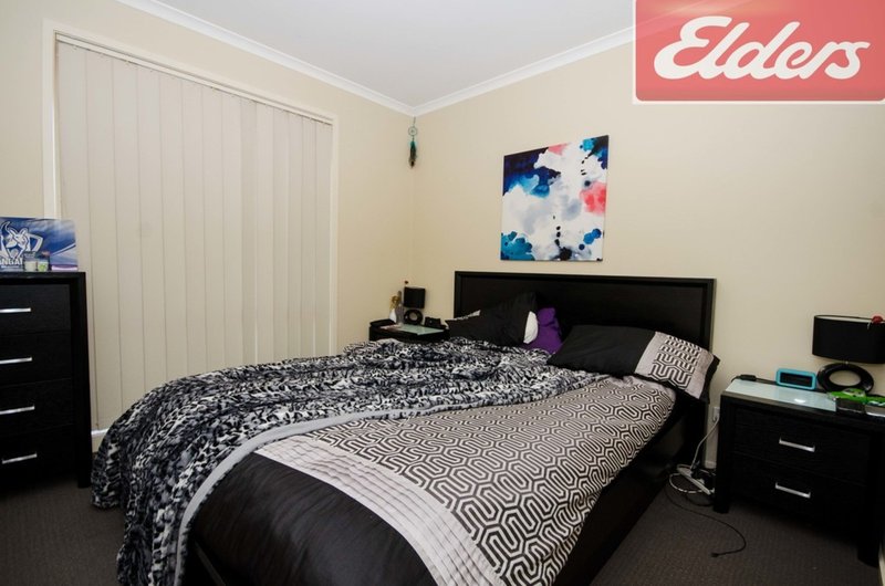 Photo - 8 Quinlivan Place, Wodonga VIC 3690 - Image 4