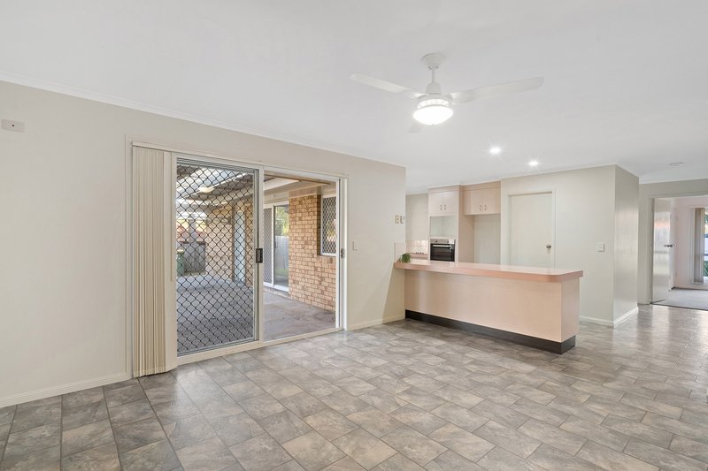 Photo - 8 Quinton Court, Mount Warren Park QLD 4207 - Image 10