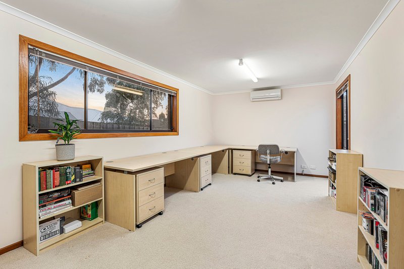 Photo - 8 Radiant Crescent, Forest Hill VIC 3131 - Image 11