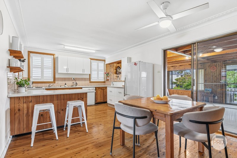 Photo - 8 Rainbow Parade, Peakhurst Heights NSW 2210 - Image 2