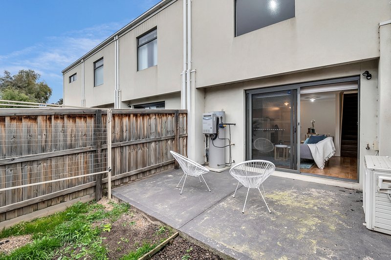 Photo - 8 Raspberry Grove, Mernda VIC 3754 - Image 15