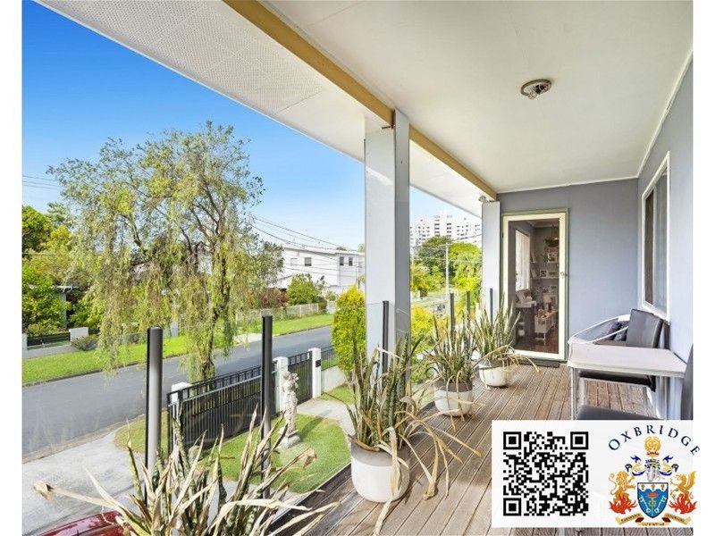 Photo - 8 Rathbone Place, Labrador QLD 4215 - Image 4