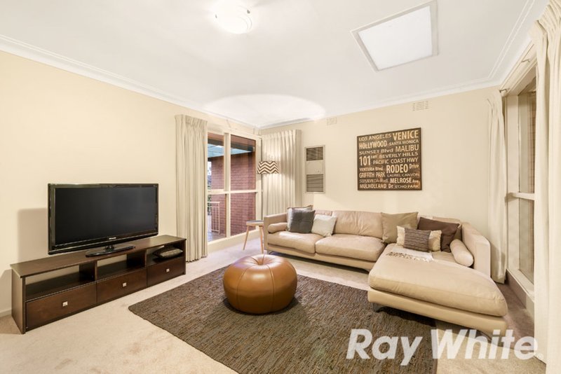 Photo - 8 Ray Road, Burwood East VIC 3151 - Image 2