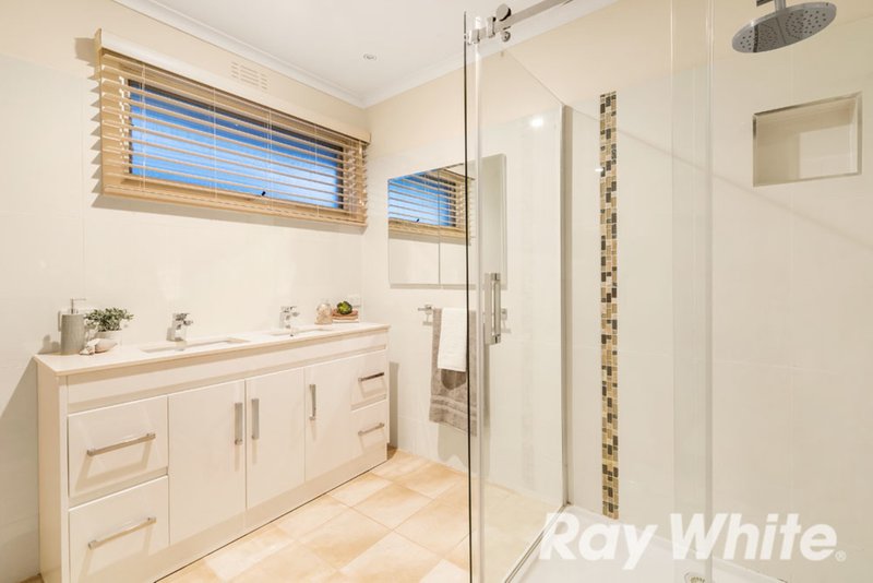 Photo - 8 Ray Road, Burwood East VIC 3151 - Image 7