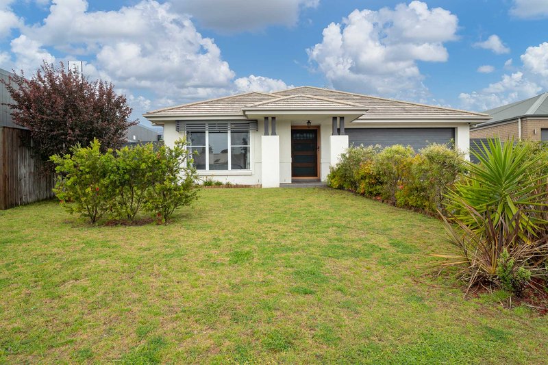 8 Red Hill Parade, Tomakin NSW 2537