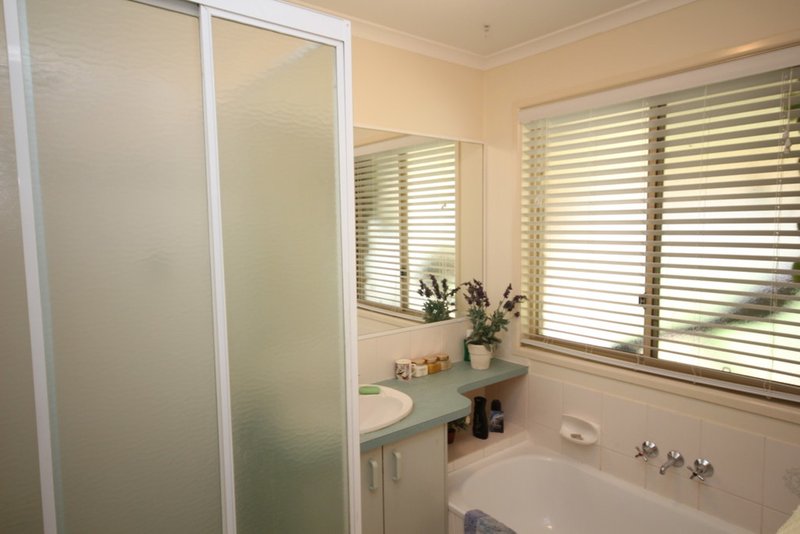 Photo - 8 Redwood Court, Landsborough QLD 4550 - Image 10