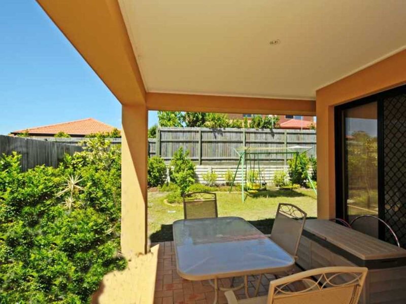 Photo - 8 Redwood Place, Molendinar QLD 4214 - Image 5