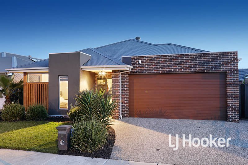 8 Regal Road, Point Cook VIC 3030