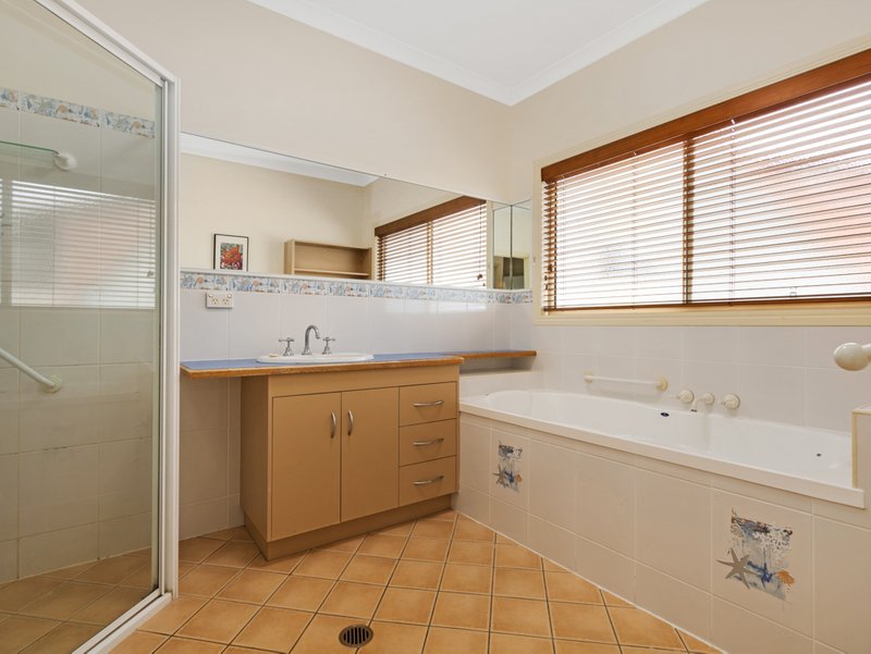 Photo - 8 Regency Avenue, Urraween QLD 4655 - Image 14