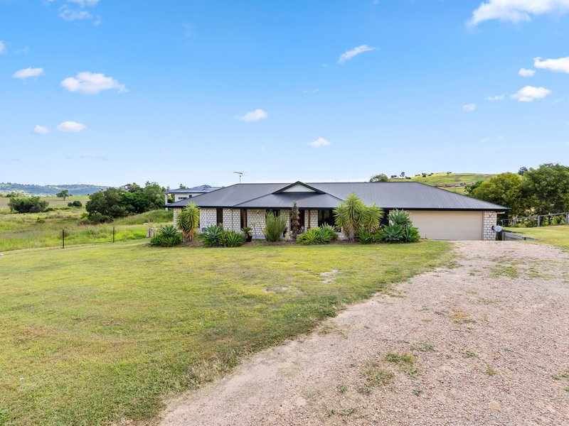 Photo - 8 Regent Court, Regency Downs QLD 4341 - Image 18