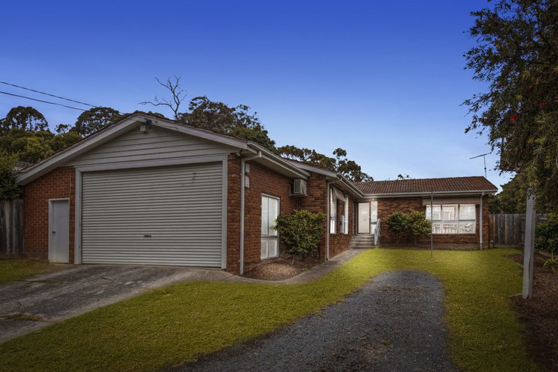 8 Reids Lane, Warranwood VIC 3134