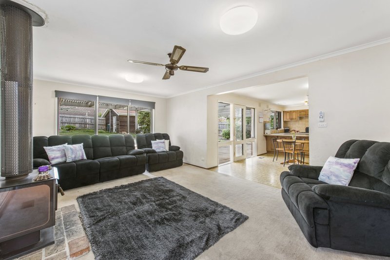 Photo - 8 Reids Lane, Warranwood VIC 3134 - Image 3