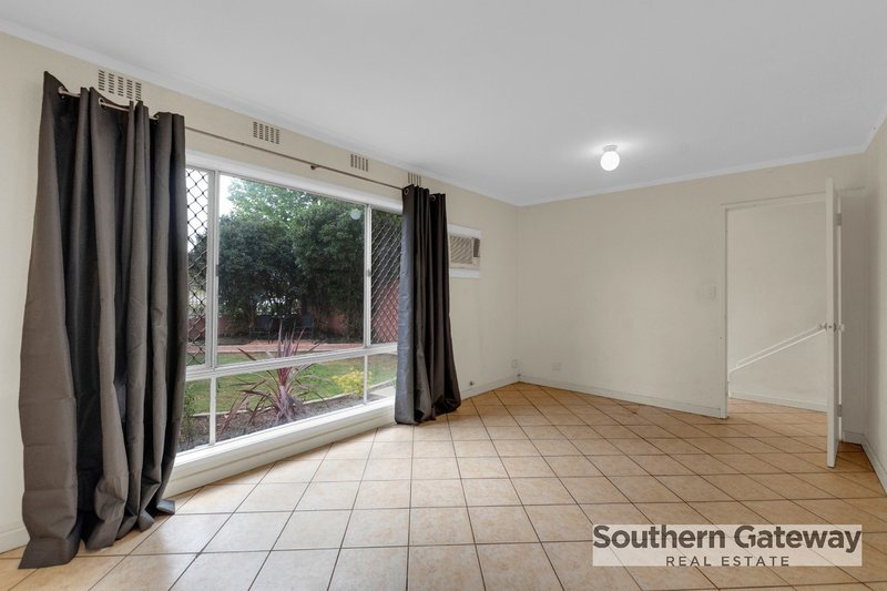 Photo - 8 Reilly Street, Orelia WA 6167 - Image 7