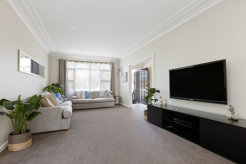 Photo - 8 Reynolds Crescent, Beacon Hill NSW 2100 - Image 5