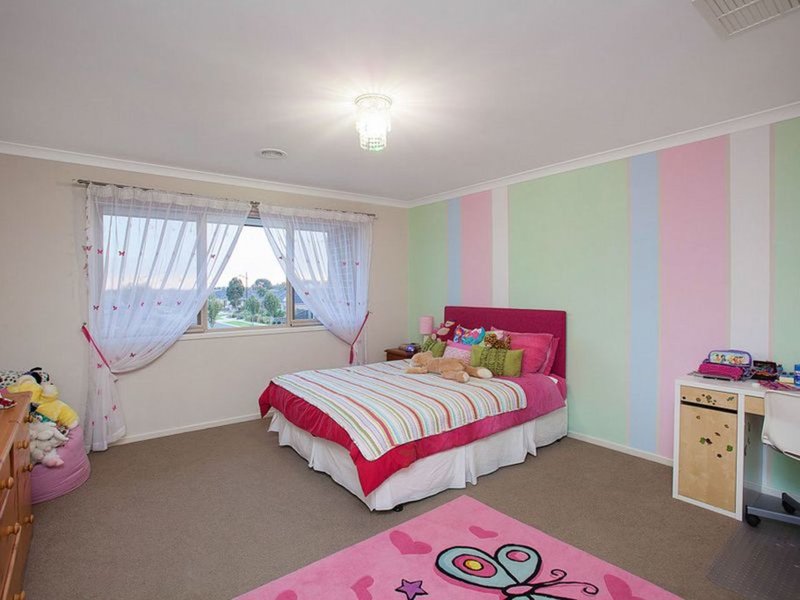 Photo - 8 Ribbon Close, Point Cook VIC 3030 - Image 12