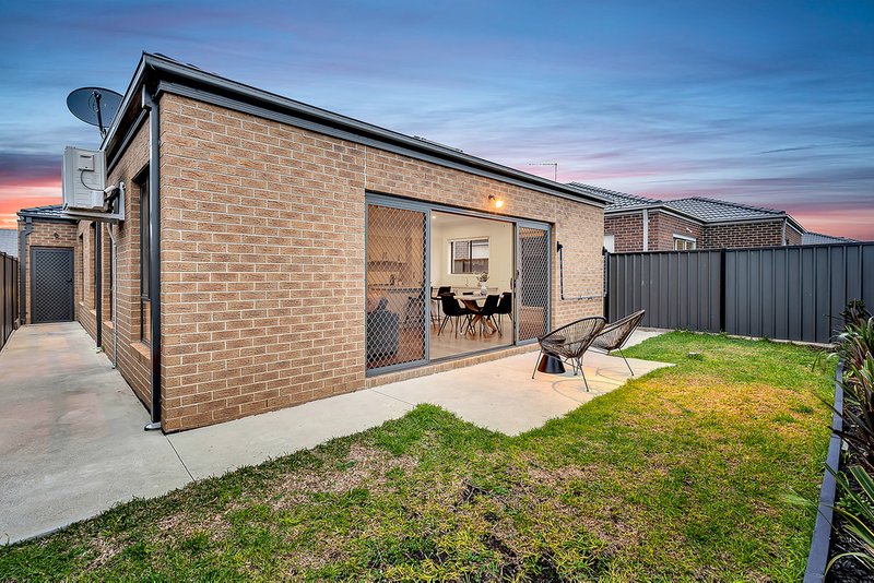 Photo - 8 Riberry Street, Craigieburn VIC 3064 - Image 14