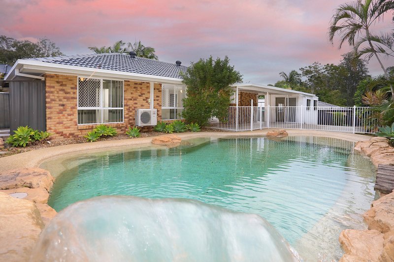 Photo - 8 Richfield Close, Nerang QLD 4211 - Image 2