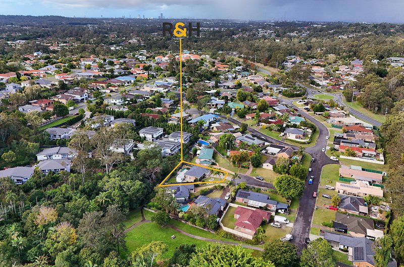 Photo - 8 Richfield Close, Nerang QLD 4211 - Image 4